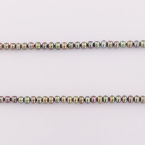 Find Ferskvandsperler, string, lys grå iris potato indfarvet, 45 cm/3,5 x 4,5 mm, storkøb hos Beadhouse of Copenhagen i dag, med en altid hurtig levering!