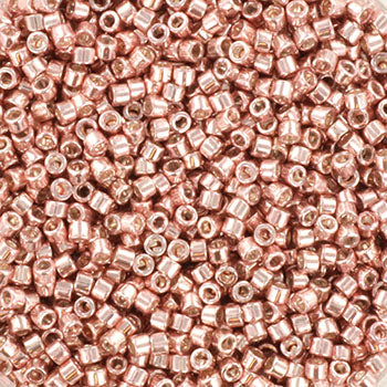 Find Pink glasperler, miyuki delica beads, galvaniseret blush hos Beadhouse of Copenhagen i dag, med en altid hurtig levering!