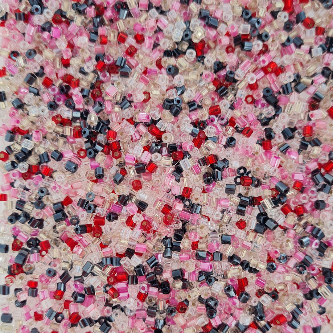 Find Blandede glasperler, rørperler, valentine mix hos Beadhouse of Copenhagen i dag, med en altid hurtig levering!