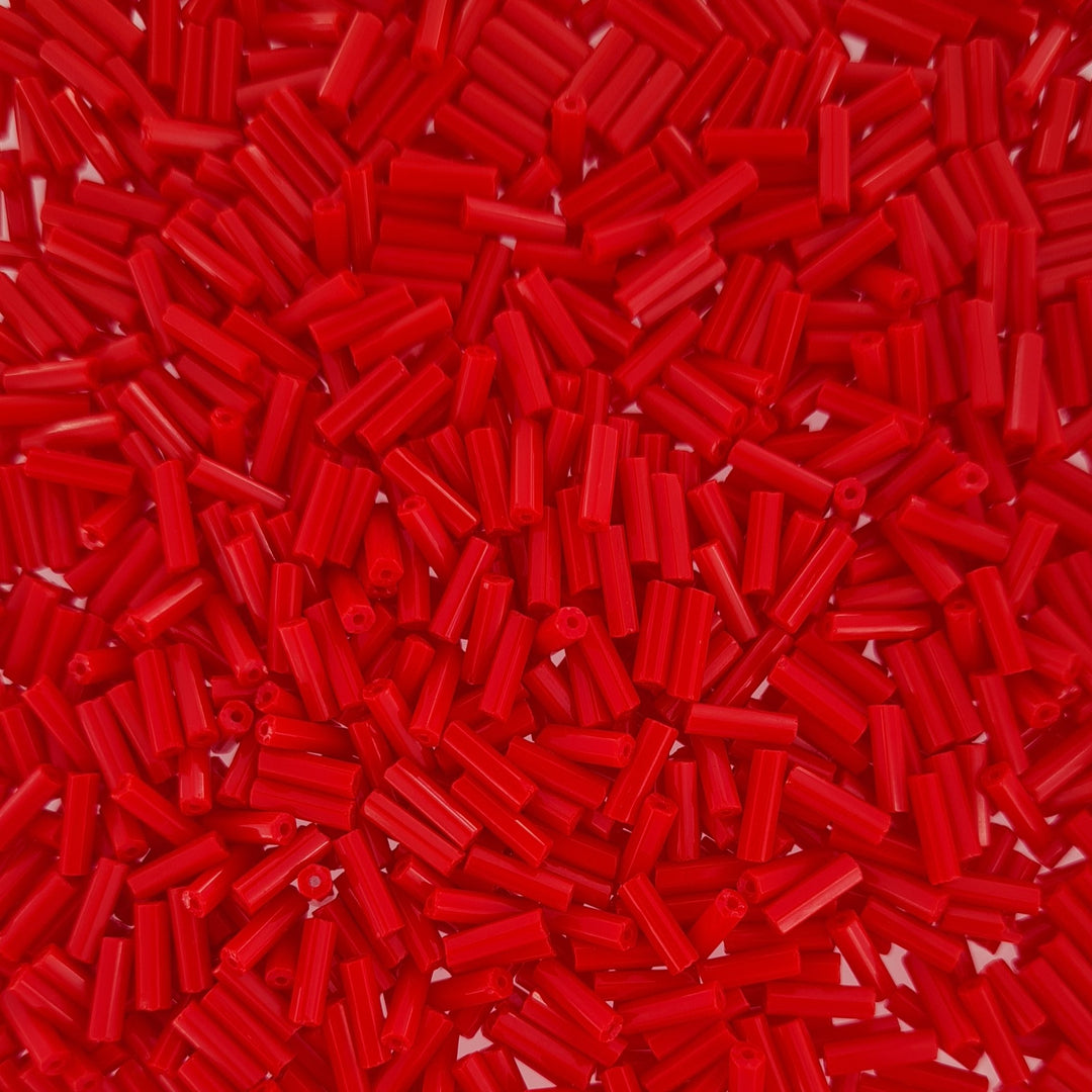Find Røde glasperler, preciosa cut bugles, natural opaque red, 6,8 mm hos Beadhouse of Copenhagen i dag, med en altid hurtig levering!