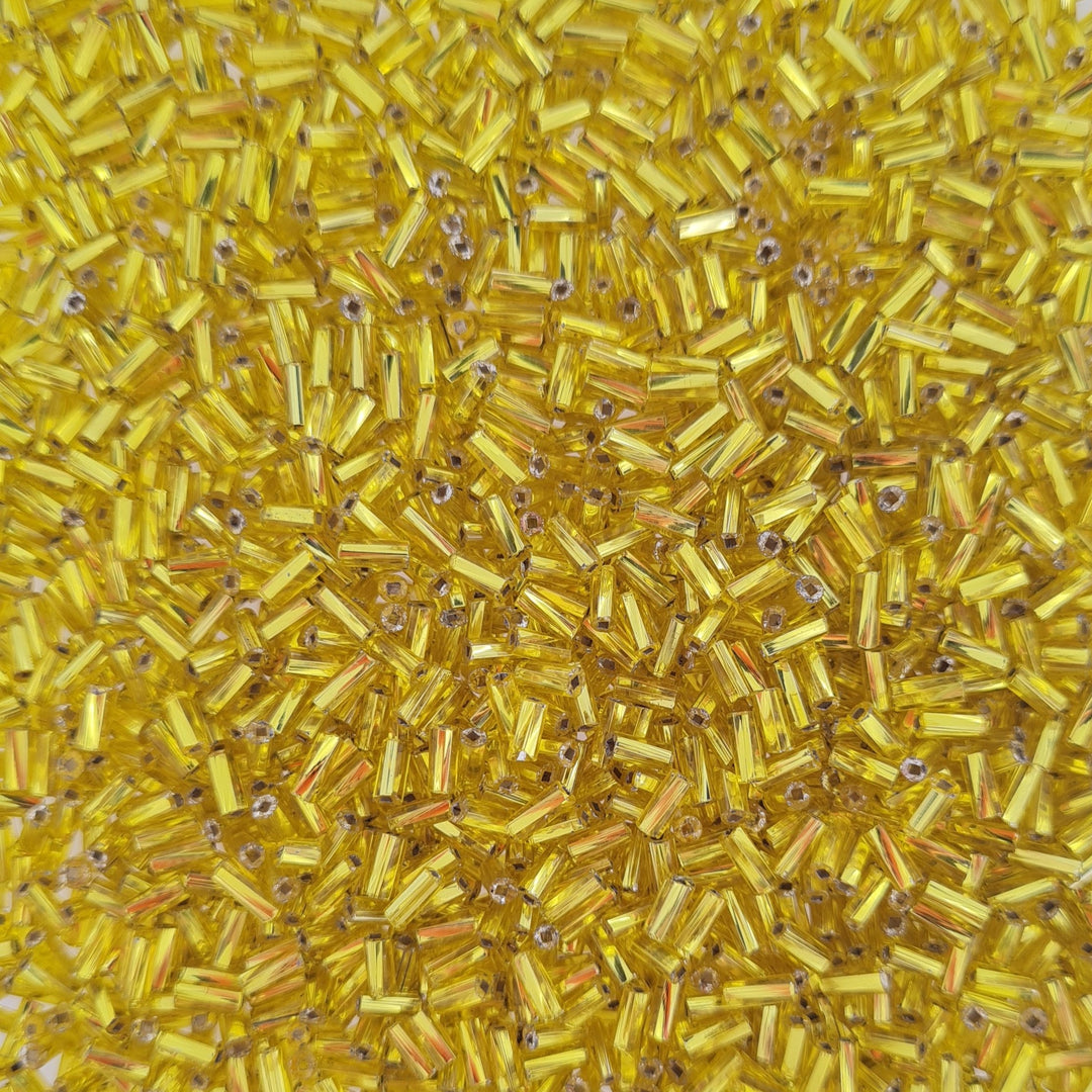 Find Gule glasperler, preciosa cut bugles, twisted silverlined tulip, 4,6 mm hos Beadhouse of Copenhagen i dag, med en altid hurtig levering!