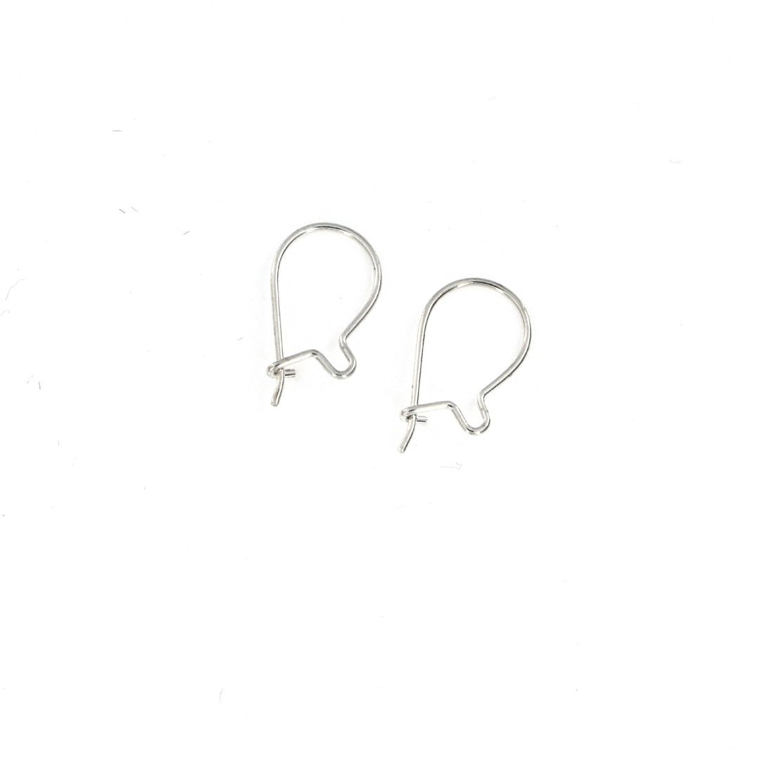 Find Ørebøjler i sterlingsølv med lukning, 15,1x8,8 mm hos Beadhouse of Copenhagen i dag, med en altid hurtig levering!