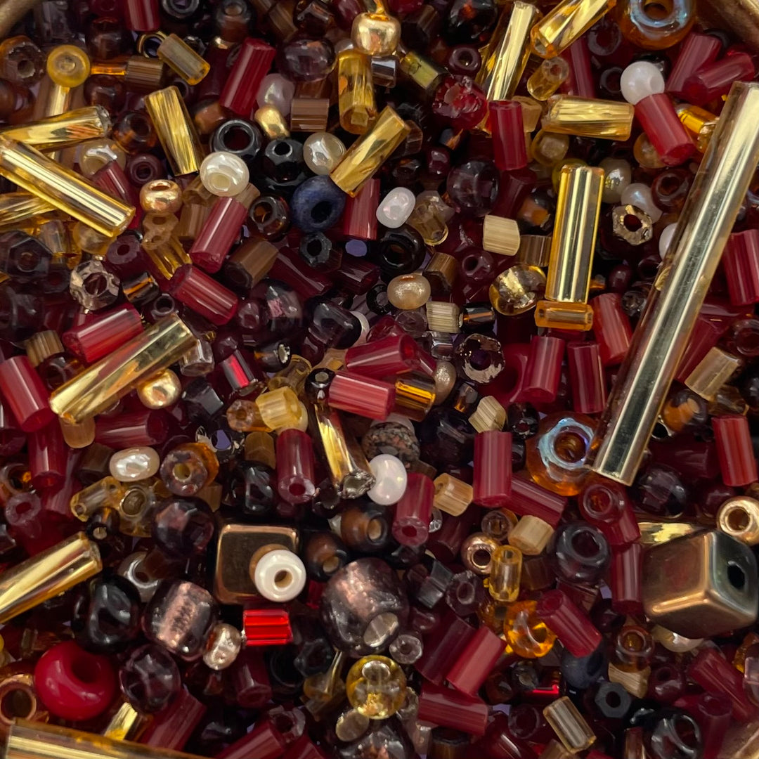 Find Blandede glasperler, preciosa mix, golden hos Beadhouse of Copenhagen i dag, med en altid hurtig levering!