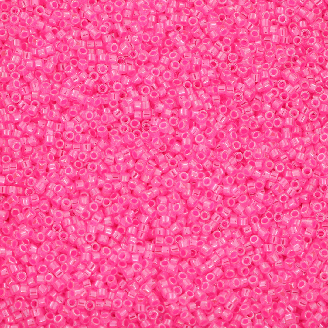 Find Pink glasperler, miyuki delica beads, ceylon cotton candy pink hos Beadhouse of Copenhagen i dag, med en altid hurtig levering!