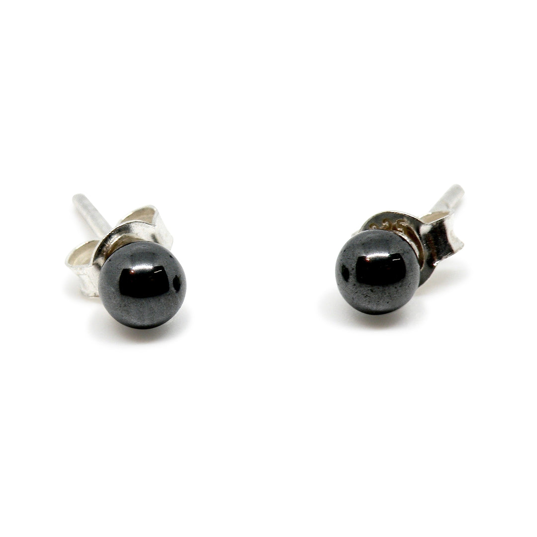 Find Øreringe, ørestikkere hæmatit kugle, sterlingsølv, 4,5 mm hos Beadhouse of Copenhagen i dag, med en altid hurtig levering!