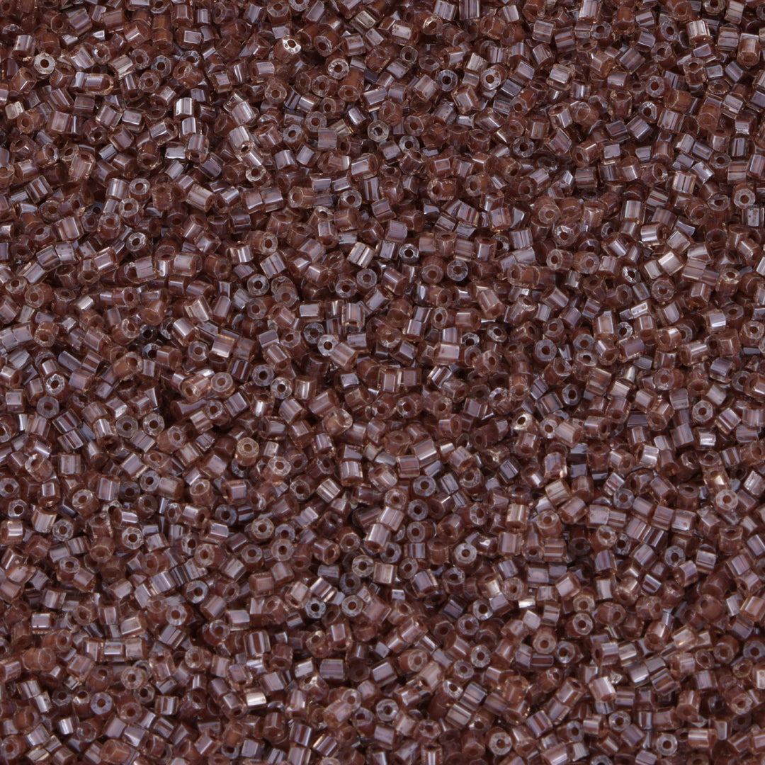 Find Lilla glasperler, preciosa cut bugles, brown purple, 1,6 mm hos Beadhouse of Copenhagen i dag, med en altid hurtig levering!