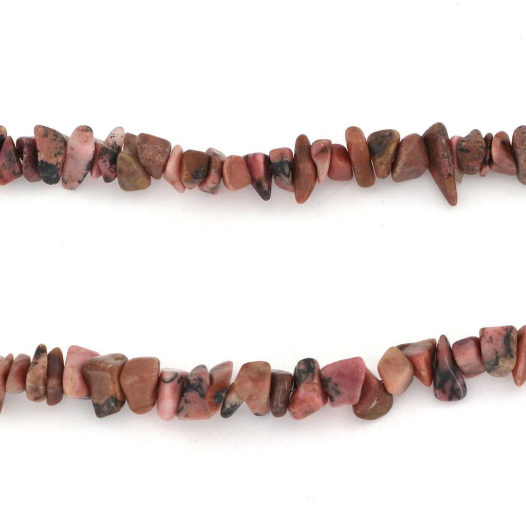 Find Smykkestensperler, string, rhodonit smykkesten chips, 40 cm, storkøb hos Beadhouse of Copenhagen i dag, med en altid hurtig levering!