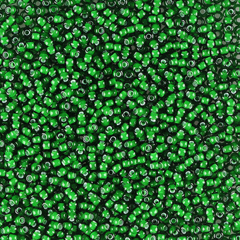Finden Sie grüne Glasperlen, Preciosa, weiß umrandetes transparentes Dunkelgrün, Großeinkauf in unserer großen Auswahl Preciosa Seed Beads bei Beadhouse von Kopenhagen heute. Denken Sie daran, dass der Versand ab 400 DKK kostenlos ist