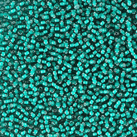 Finden Sie grüne Glasperlen, Preciosa, weiß umrandetes transparentes Blaugrün, Großeinkauf in unserer großen Auswahl Preciosa Seed Beads bei Beadhouse von Kopenhagen heute. Denken Sie daran, dass der Versand ab 400 DKK kostenlos ist