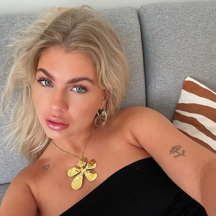 Halskæde, stor blomst, forgyldt og forsølvet jern Tax