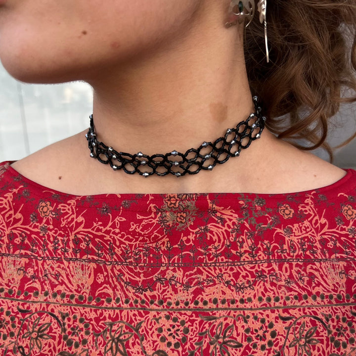 Find Halskæde, choker m. glasperler, oxideret messing, 35-39cm hos Beadhouse of Copenhagen i dag, med en altid hurtig levering!