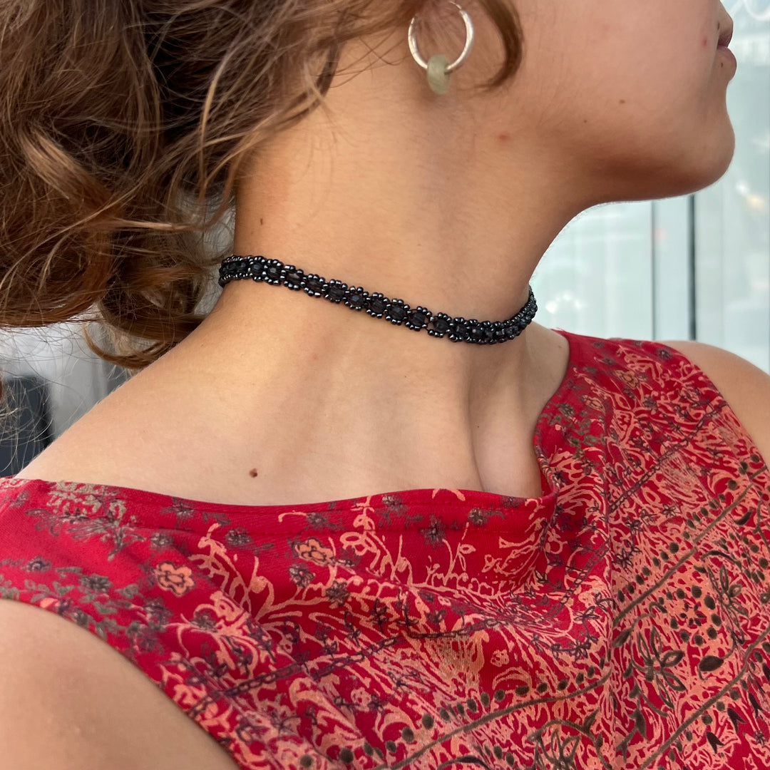 Find Halskæde, choker m. glasperler, oxideret messing, 34-43cm hos Beadhouse of Copenhagen i dag, med en altid hurtig levering!