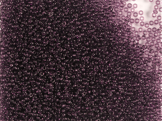 Finden Sie lila Glasperlen, Preciosa, natürlichen transparenten dunklen Amethyst, Großeinkauf in unserer großen Auswahl Preciosa Seed Beads bei Beadhouse von Kopenhagen heute. Denken Sie daran, dass der Versand ab 400 DKK kostenlos ist