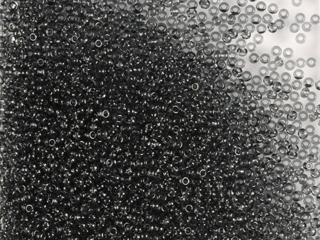 Finden Sie graue Glasperlen, Preciosa, natürliches transparentes Grau, Großeinkauf in unserer großen Auswahl Preciosa Seed Beads bei Beadhouse von Kopenhagen heute. Denken Sie daran, dass der Versand ab 400 DKK kostenlos ist