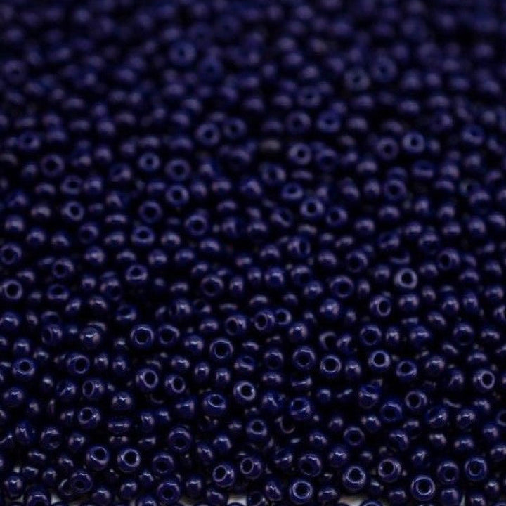 Finden Sie blaue Glasperlen, Preciosa, natürliches undurchsichtiges Dunkelblau, Großeinkauf in unserer großen Auswahl Preciosa Seed Beads bei Beadhouse von Kopenhagen heute. Denken Sie daran, dass der Versand ab 400 DKK kostenlos ist