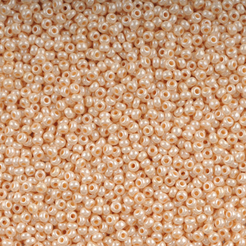 Finden Sie weiße Glasperlen, Preciosa, glänzende Muschel, Großeinkauf in unserer großen Auswahl Preciosa Seed Beads bei Beadhouse von Kopenhagen heute. Denken Sie daran, dass der Versand ab 400 DKK kostenlos ist