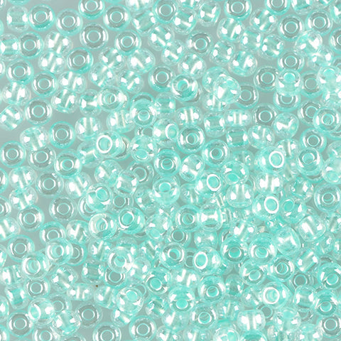 Finden Sie blaue Glasperlen, Preciosa, farbige türkisfarbene glänzende Kristalle, Großeinkäufe in unserer großen Auswahl Preciosa Seed Beads bei Beadhouse von Kopenhagen heute. Denken Sie daran, dass der Versand ab 400 DKK kostenlos ist