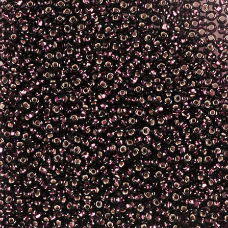 Finden Sie violette Glasperlen, Preciosa, silberfarbenes Dunkelviolett, Großeinkauf in unserer großen Auswahl Preciosa Seed Beads bei Beadhouse von Kopenhagen heute. Denken Sie daran, dass der Versand ab 400 DKK kostenlos ist