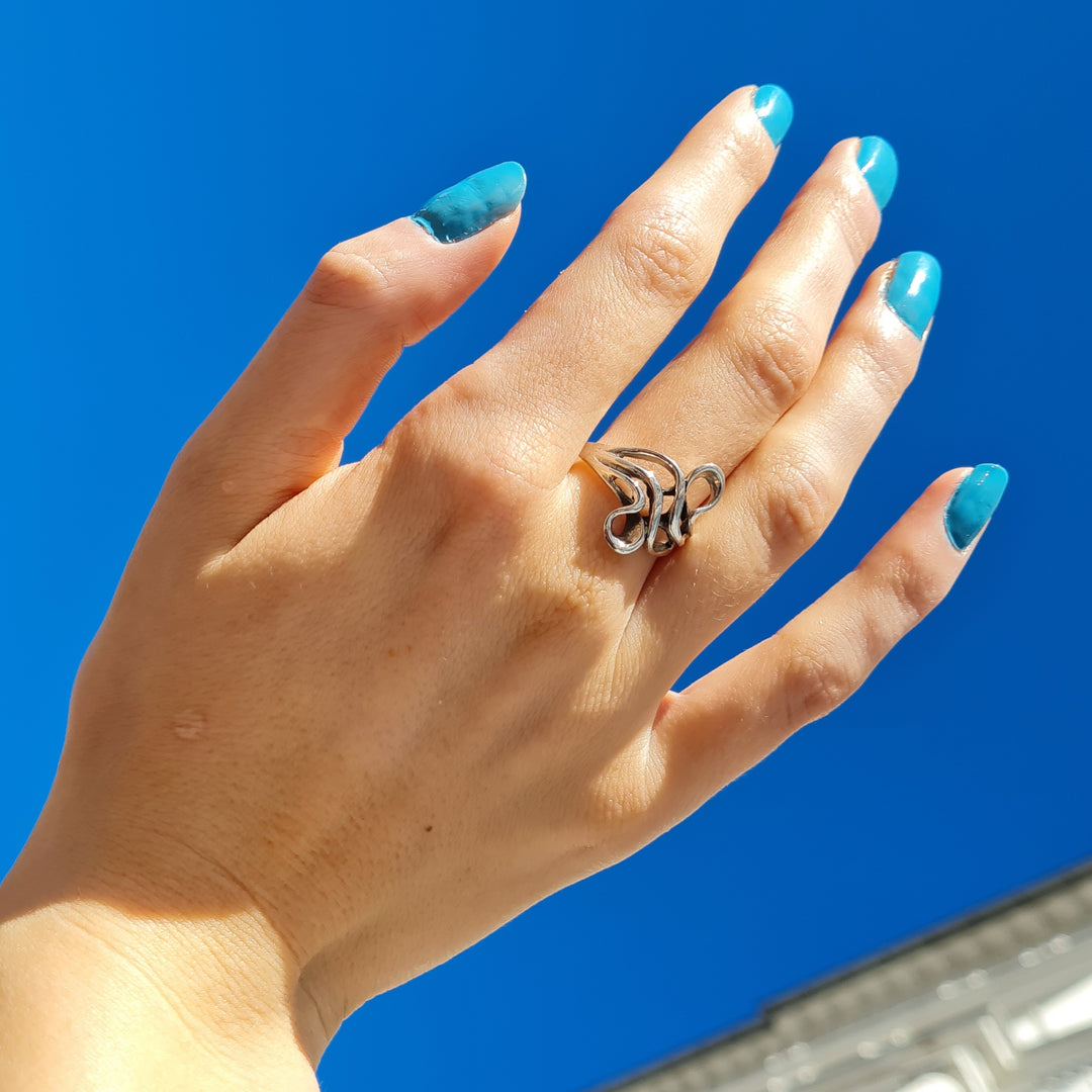Find Fingerring, krøller, sterlingsølv hos Beadhouse of Copenhagen i dag, med en altid hurtig levering!