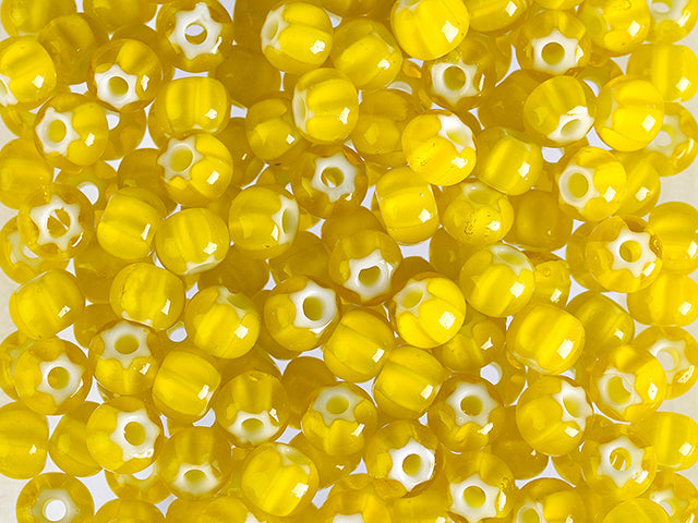 Finden Sie gelbe Glasperlen, Preciosa, gelber Karneolstern, Großeinkauf in unserer großen Auswahl Preciosa Seed Beads bei Beadhouse von Kopenhagen heute. Denken Sie daran, dass der Versand ab 400 DKK kostenlos ist