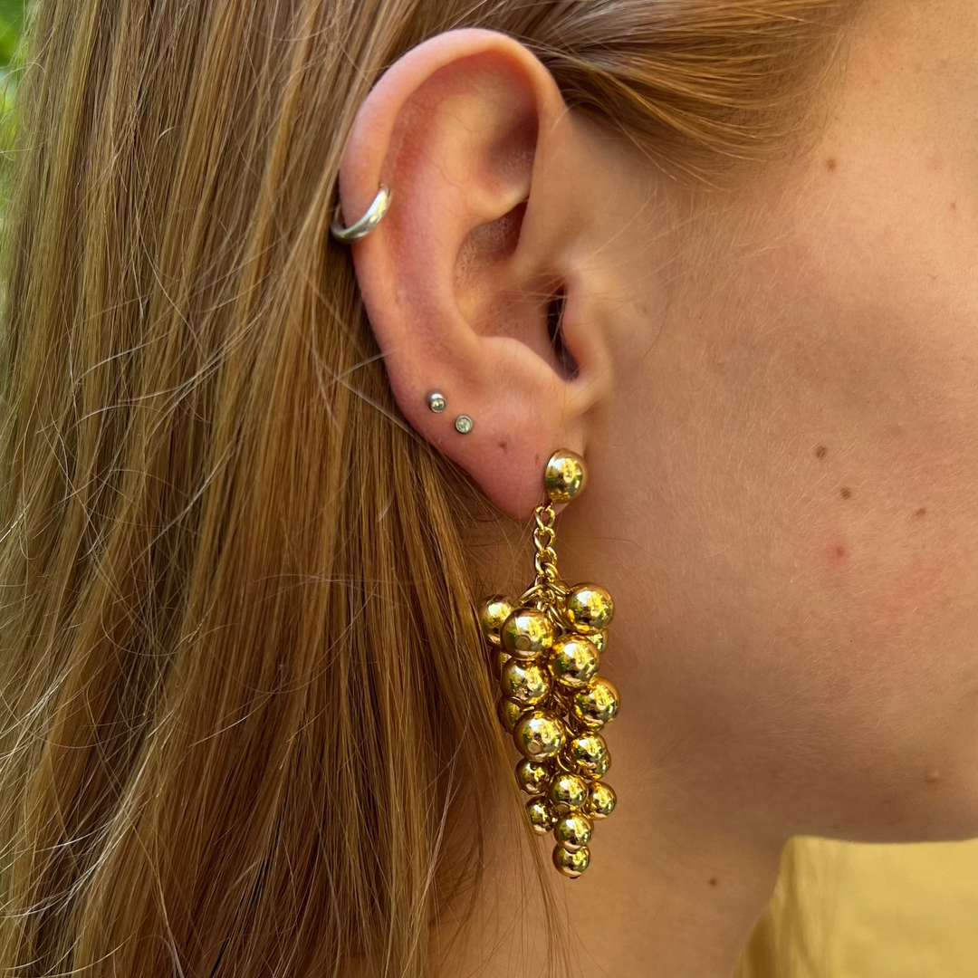 Finden Sie Ohrringe, Ohrstecker Gold und schwarze Perlencluster, vergoldetes Messing in unserer großen Auswahl an Ohrringen unter Beadhouse von Kopenhagen heute. Denken Sie daran, dass der Versand ab 400 DKK kostenlos ist