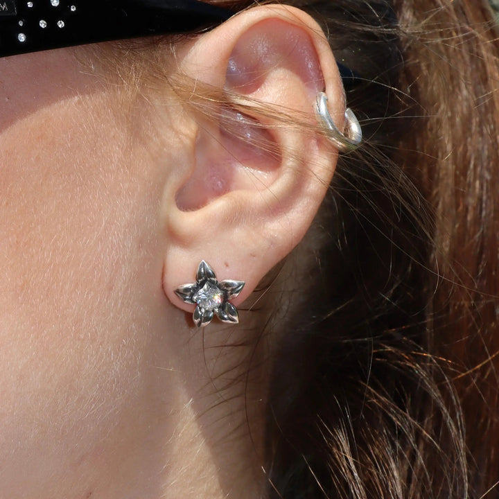 Øreringe, ørestikkere lilje med krystal, sterlingsølv, 13 mm Beadhouse of Copenhagen