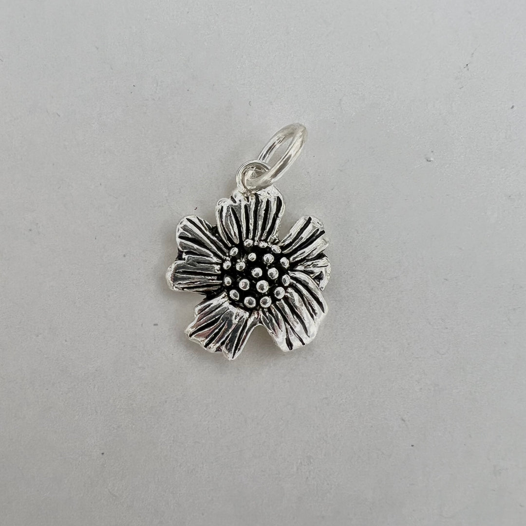 Find Vedhæng, blomst, forsølvet messing, 25 x 20 mm hos Beadhouse of Copenhagen i dag, med en altid hurtig levering!