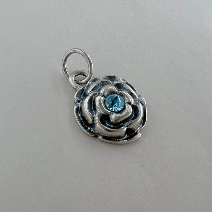 Vedhæng stor rose med krystal i forsølvet messing/aluminium Beadhouse of Copenhagen