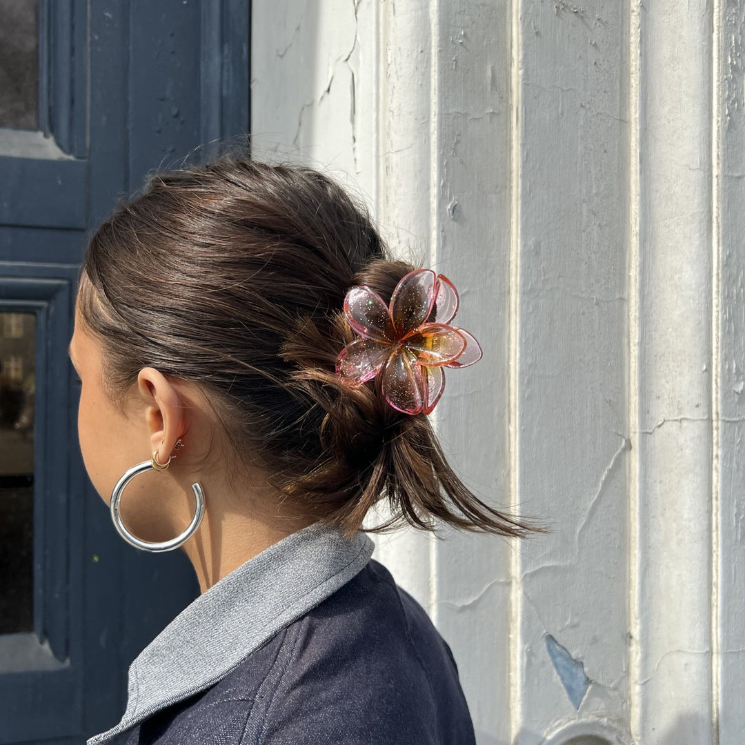 Find Hårklemme, blomst, flere farver hos Beadhouse of Copenhagen i dag, med en altid hurtig levering!