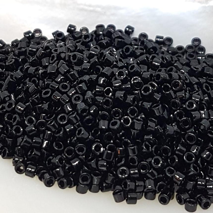 Find Sorte glasperler, miyuki delica beads, opaque black hos Beadhouse of Copenhagen i dag, med en altid hurtig levering!