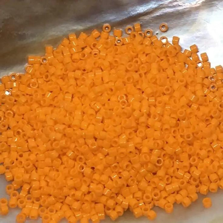Orange glasperler, miyuki delica beads, opaque mandarin Krea