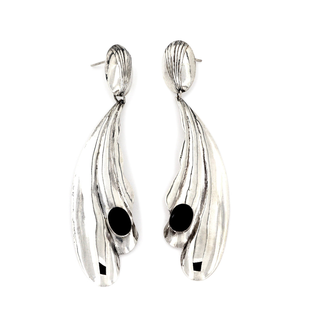 Find Øreringe, ørestikkere lange med oval onyx, sterlingsølv, 68 mm hos Beadhouse of Copenhagen i dag, med en altid hurtig levering!