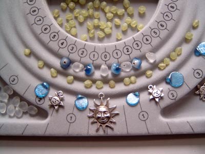 Find Perle bræt, bead board 3 rækker hos Beadhouse of Copenhagen i dag, med en altid hurtig levering!