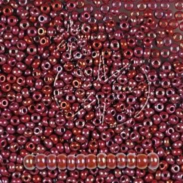 Find Lilla glasperler, preciosa, opaque pupple rainbow hos Beadhouse of Copenhagen i dag, med en altid hurtig levering!