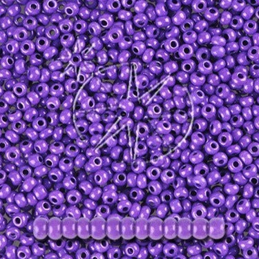 Find Lilla glasperler, preciosa, intensive violet dyed chalkwhite hos Beadhouse of Copenhagen i dag, med en altid hurtig levering!