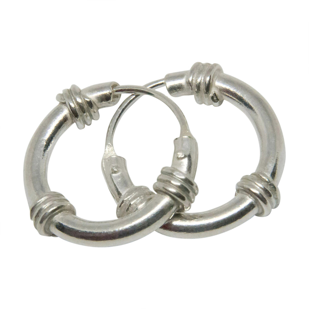 Find Øreringe, hoops med viklinger, sterlingsølv, 15 x 2 mm hos Beadhouse of Copenhagen i dag, med en altid hurtig levering!