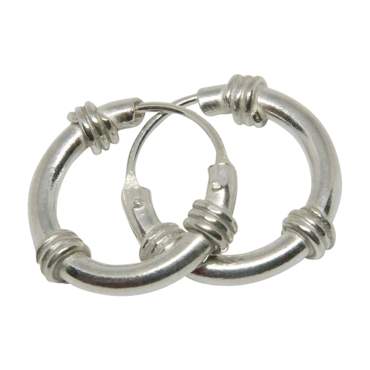 Find Øreringe, hoops med viklinger, sterlingsølv, 15 x 2 mm hos Beadhouse of Copenhagen i dag, med en altid hurtig levering!