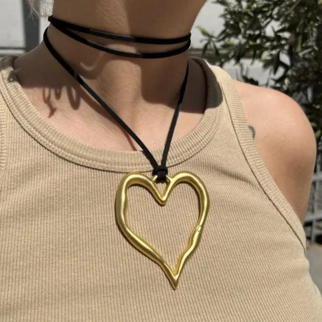 Vedhæng, hjerte kontur, forsølvet og forgyldt messing uden snor Tax