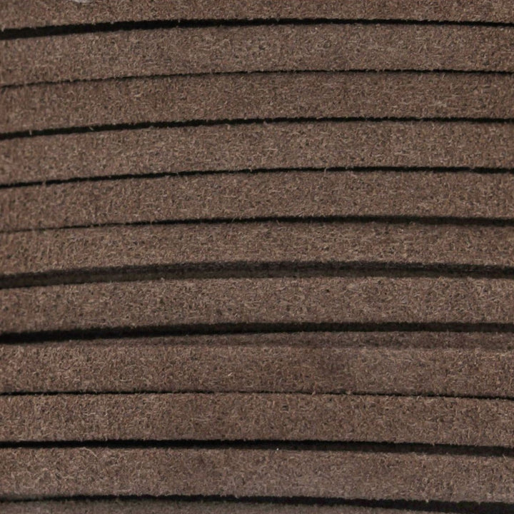 Find Snor, gråbrun, ruskind 3 mm x 1,5 m hos Beadhouse of Copenhagen i dag, med en altid hurtig levering!