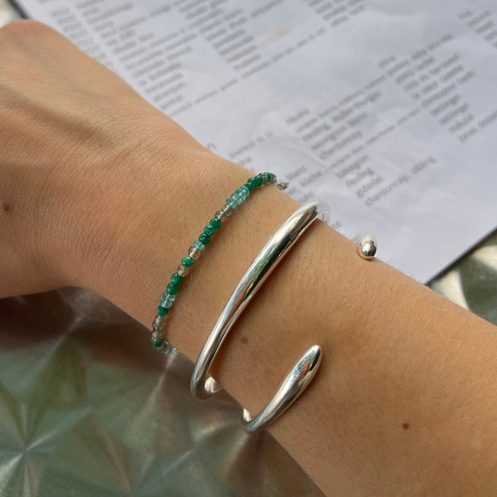 Find Armbånd, turkis og grå halvædelsten, 16 - 18 cm hos Beadhouse of Copenhagen i dag, med en altid hurtig levering!