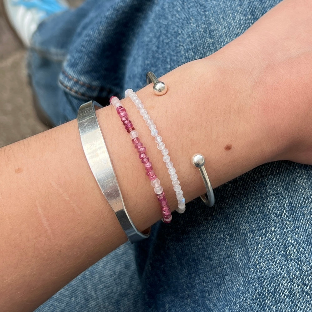 Find Armbånd, rosa halvædelsten, 16 - 18 cm hos Beadhouse of Copenhagen i dag, med en altid hurtig levering!