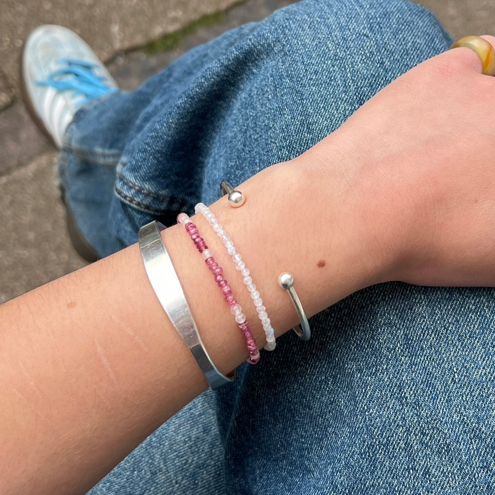 Find Armbånd, rosa halvædelsten, 16 - 18 cm hos Beadhouse of Copenhagen i dag, med en altid hurtig levering!