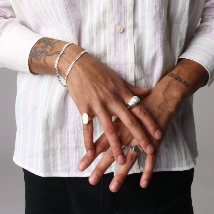 Find Fingerring, smal oval af ben, sterlingsølv hos Beadhouse of Copenhagen i dag, med en altid hurtig levering!
