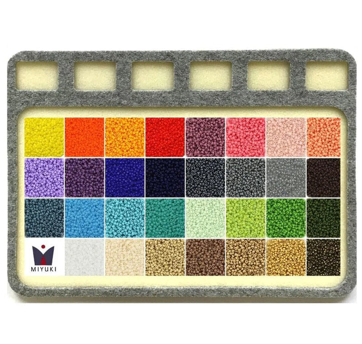 Find Miyuki sæt, kit med seed bead perler, perlemåtte og guides, 31 farver hos Beadhouse of Copenhagen i dag, med en altid hurtig levering!