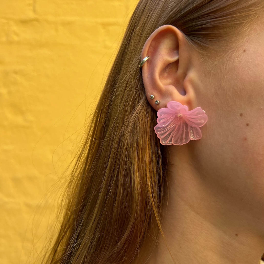 Finden Sie Ohrringe, Blumen, Hibiskus, Kunststoff, weitere Sorten in unserer großen Auswahl an Ohrringen unter Beadhouse von Kopenhagen heute. Denken Sie daran, dass der Versand ab 400 DKK kostenlos ist
