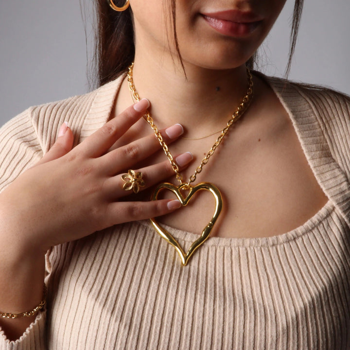 Vedhæng, hjerte kontur, forsølvet og forgyldt messing uden snor Tax