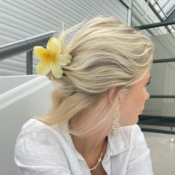 Find Hårklemme, blomst, flere farver hos Beadhouse of Copenhagen i dag, med en altid hurtig levering!