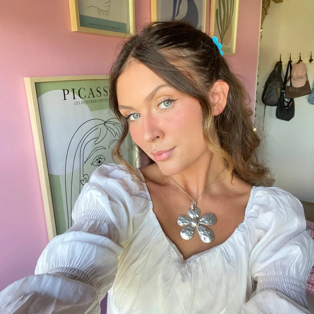 Halskæde, stor blomst, forgyldt og forsølvet jern Tax