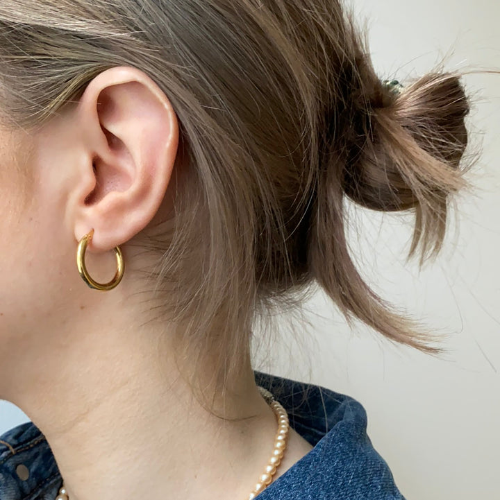 Find Øreringe, hoops, forgyldt sterlingsølv, 22 x 3 mm 103b hos Beadhouse of Copenhagen i dag, med en altid hurtig levering!