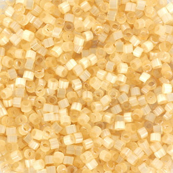 Beige glasperler, miyuki delica's 11/0 silk satin light topaz 674 Krea